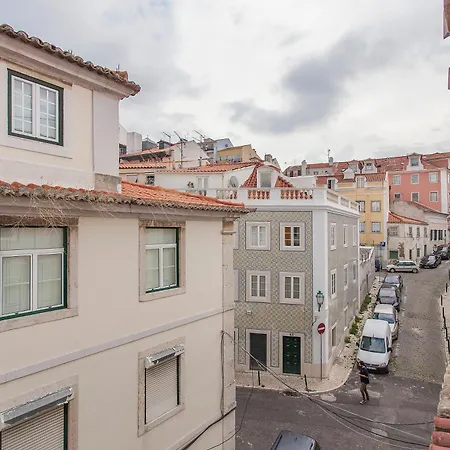Principe Real 2 Bedrooms 2 Bathrooms, Air-con, Wi-fi, 3rd Floor Apartment